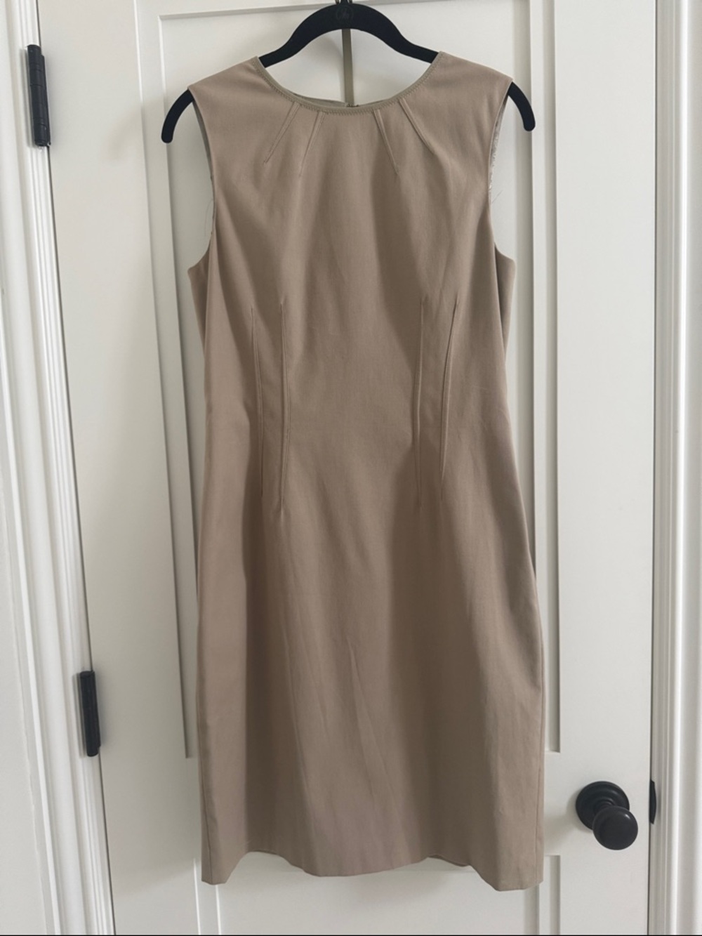 ELIE TAHARI! NEVER WORN! Beautiful, classic, versatile and timeless dress.